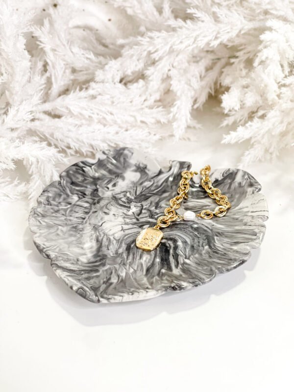 Sheet décor tray